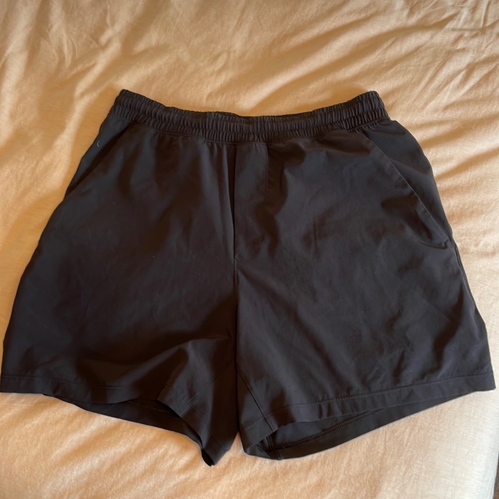 Men’s lulu shorts